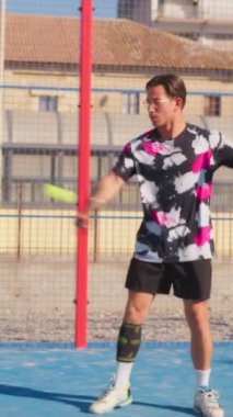 Spor Adamları Grubu Padel 'i iyilik için oynuyor..