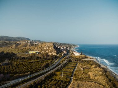 Calabria 'nın Güzel Sahili Kışın Capo Spartivento' nun Güneyinde.