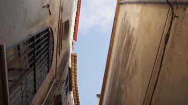 Calabria 'daki Tropea şehrinin sokakları.