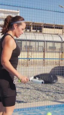 Spor Adamları Grubu Padel 'i iyilik için oynuyor..