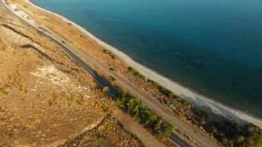 Akdeniz ve Calanchi hava manzaralı Calabria 'daki Palizzi Uçurumu.