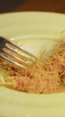 Restoranda karides şişi yemek için yapılmış. . 