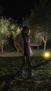 Cadılar Bayramı Kırsalında Canavarlar