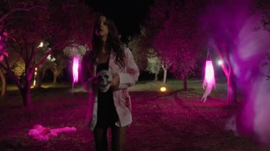 Cadılar Bayramı Kırsalında Canavarlar