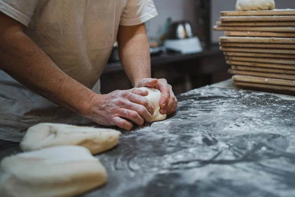 Baker Kneading Bread Dough Messy Counter Full Flour Bakery — Stock Photo, Image