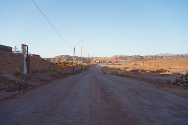 San Pedro de Atacama, Şili 'de terk edilmiş toprak yol..