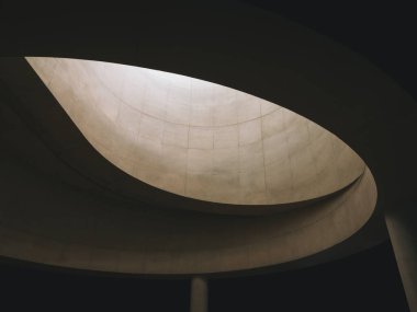 Çimento eğrisi Modern bina Futuristik ışıklandırma Uzay Mimarisi ayrıntıları 