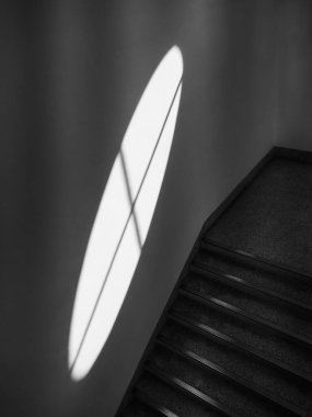 Duvar Mimarisindeki pencere dairesi aydınlatma gölgesi ayrıntıları