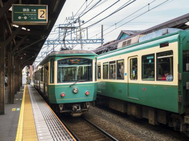 Enoden tren istasyonu Kamakura turizm Japonya seyahati: Kamakura, Japonya - 17 Kasım 2024 