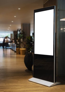 Boş beyaz tabela stand dijital ekran kapalı bina iş arka planı