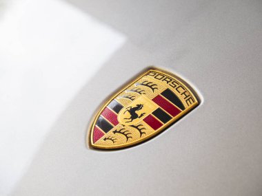 Porsche logosu, lüks otomobil sembolü Bangkok, Tayland - 9 Mar 2025 