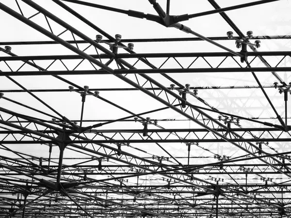 Çelik yapı inşaatı, ortak endüstriyel mimari detayları.