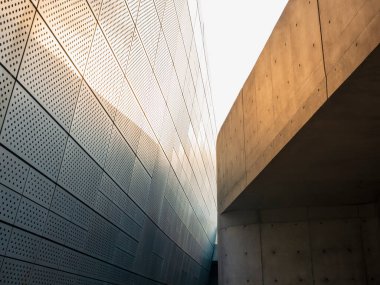 Metal duvar cephesi Çimento duvarı Modern bina dış mimari ayrıntıları 