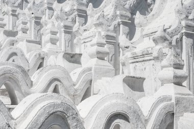 Mandaley, Myanmar- 31 Ocak 2018: Mandalay Mimarisinin Beyaz Pagoda Simgesi Ayrıntıları