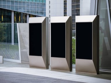 Boş tabela standını kurun Medya reklam seti bina bilgi panosu 