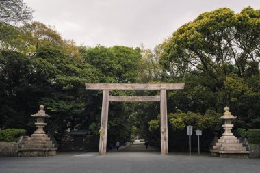 Atsuta Tapınağı giriş kapısı Nagoya Turist Çekim merkezi Aichi Japonya seyahati: Nagoya Japonya Apr-10, 2025