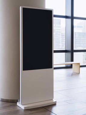 Boş ekran tabelaları Medya Reklamcılığını Uygula İçerideki Kamu Binasını Göster