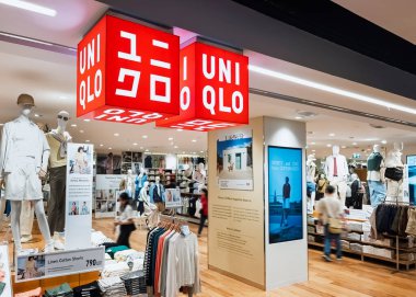 Uniqlo Mağaza Logosu Amblemi Japonya Moda Perakende Şirketi: Bangkok, Tayland - 20 Haziran 2025 