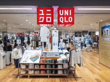 Uniqlo Mağaza Logosu Amblemi Japonya Moda Perakende Şirketi: Bangkok, Tayland - 20 Haziran 2025 