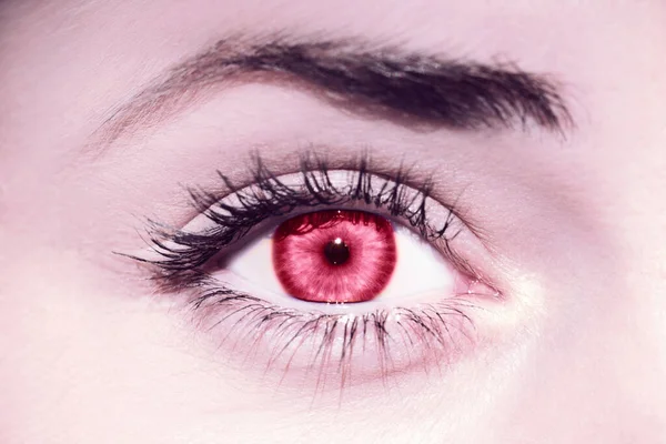 Olho Mulher Vermelha Demonstrando Viva Magenta Cor Moda Ano 2023 — Fotografia de Stock