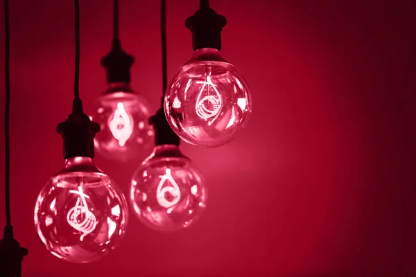 Grupo Lâmpadas Vermelhas Com Forma Interessante Filamento Tungstênio Demonstrando Viva — Fotografia de Stock