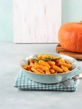 Balkabağı patatesi gnocchi kolay İtalyan sonbahar tarifi Hokkaido kırmızı kuri Japon kabağından ev yapımı