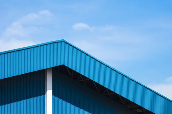 Blue Corrugated Steel Roof Awning Warehouse Building Blue Sky Background — Foto Stock