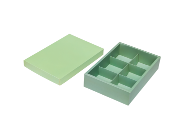 Şeffaf arkaplan üzerinde izole edilmiş, Pastel yeşil renkli 6 bölümlü karton kutuyu aç, png dosyası