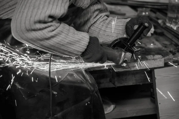 Man Work Cutting Metal — Stock Photo, Image