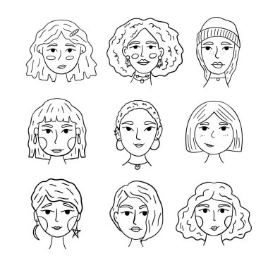 Farklı saç stilleri olan bir grup kadın yüzü. El çizimi illüstrasyon.