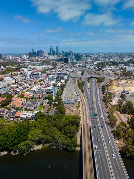 Vista Aérea Vertical Carretera Que Conecta Con Perth Cbd Australia — Foto de Stock