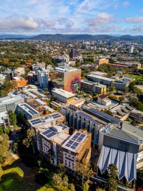 Brisbane, Avustralya 'daki Queensland Üniversitesi' nin kampüsünün dikey hava görüntüsü