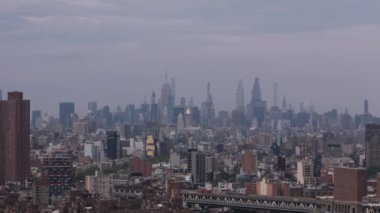 Brooklyn 'den Manhattan' a havadan çekim yapın.