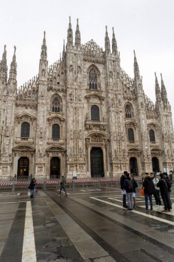 Milano, Lombardy, İtalya - 12.2022: Duomo St. Maria Nascente di Milano