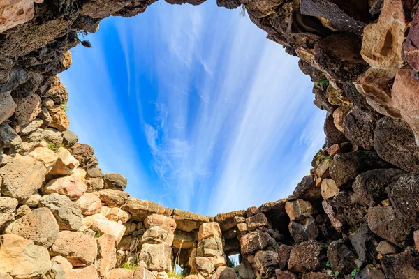 Su Nuraxi Barumini, Sardunya, İtalya 'da nurajik bir arkeolojik sitedir.