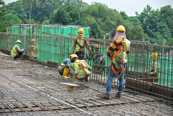 Johor Malaysia Maio 2016 Grupo Trabalhadores Construção Civil Que Trabalham — Fotografia de Stock