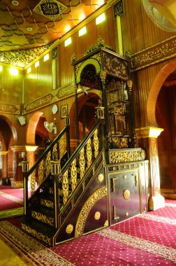 SELANGOR, MALAYSIA - 28 Kasım 2013: Sultan Alaeddin Camii Banting, Selangor, Malezya. 1932 yılında inşa edildi ve bugün hala ayakta olan bir Fas mimarisinin etkisinde..   