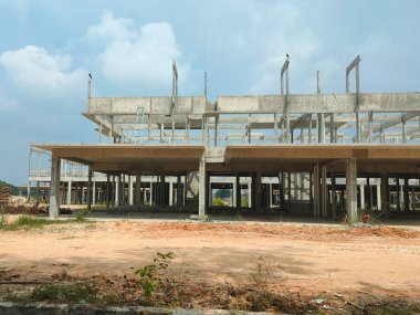 SEREMBAN, MALAYSIA - 17 Haziran 2021: Malezya 'da inşa halindeki yeni çift katlı teras evi. Modern ve çağdaş stili olan bir mimar tarafından tasarlandı. Neredeyse bitti..  