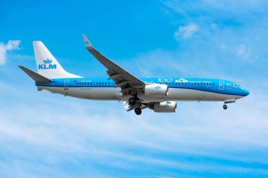 Boryspil, Ukrayna - 20 Temmuz 2020: KLM Royal Dutch Airlines 'ın Boeing 737-800 (PH-HSD) uçağı Boryspil Uluslararası Havaalanına iniyor