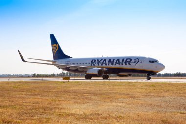 Boryspil, Ukrayna - 10 Eylül 2019: Ryanair 'in Boeing 737-800 (EI-DCP) uçağı