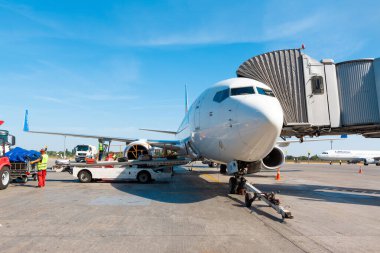 Boryspil, Ukrayna - 10 Eylül 2019: Boryspil Uluslararası Havalimanı Flydubai 'nin Boeing 737-800 (A6-FEU) uçağı