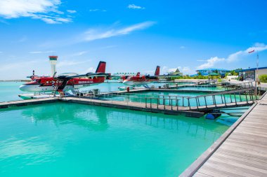 Erkek, Maldivler - 7 Eylül 2008: Havilland De Havilland Kanada DHC-6-300 Trans Maldivian Havayolları Erkek Uluslararası Havaalanı