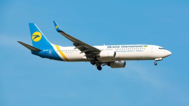 Boryspil, Ukrayna - 30 Mayıs 2019: Ukrayna Uluslararası Havayolları 'ndan Boeing 737-800 (UR-PSZ) uçağı Boryspil Uluslararası Havaalanına iniyor