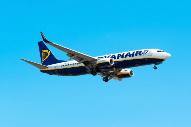 Boryspil, Ukrayna - 21 Eylül 2021: Ryanair uçağı Boeing 737-800 (EI-EPH) Boryspil Uluslararası Havaalanına iniyor