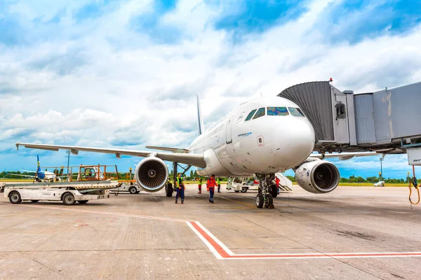 Boryspil, Ukrayna - 14 Temmuz 2020: Airplane Airbus A319 (F-GRHR) Boryspil Uluslararası Havaalanı