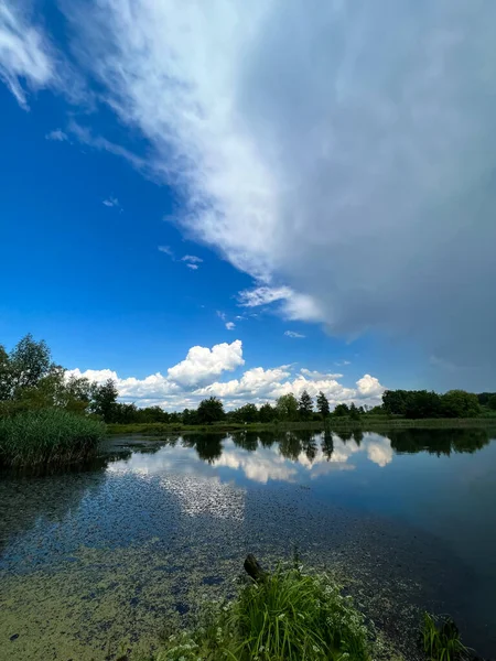 Beautiful Small Lake Countryside Sunny Day Clouds Sky Perfect Place — Stock Photo, Image