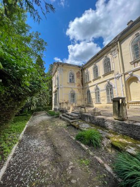 Ukrayna 'nın kışında terk edilmiş Sheptytskih villası.