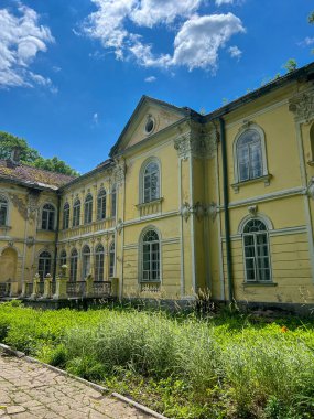 Ukrayna 'nın kışında terk edilmiş Sheptytskih villası.