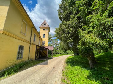 Ukrayna 'nın kışında terk edilmiş Sheptytskih villası.