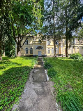 Ukrayna 'nın kışında terk edilmiş Sheptytskih villası.